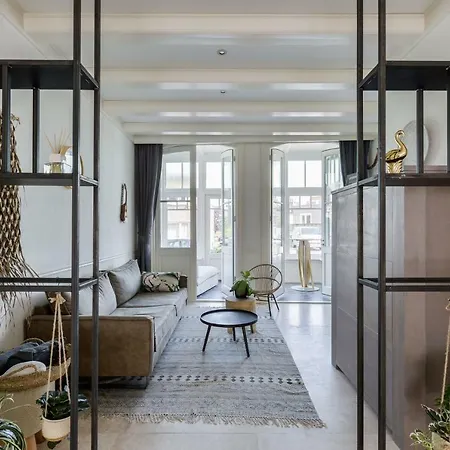 Loft With Light Garden Apartment *